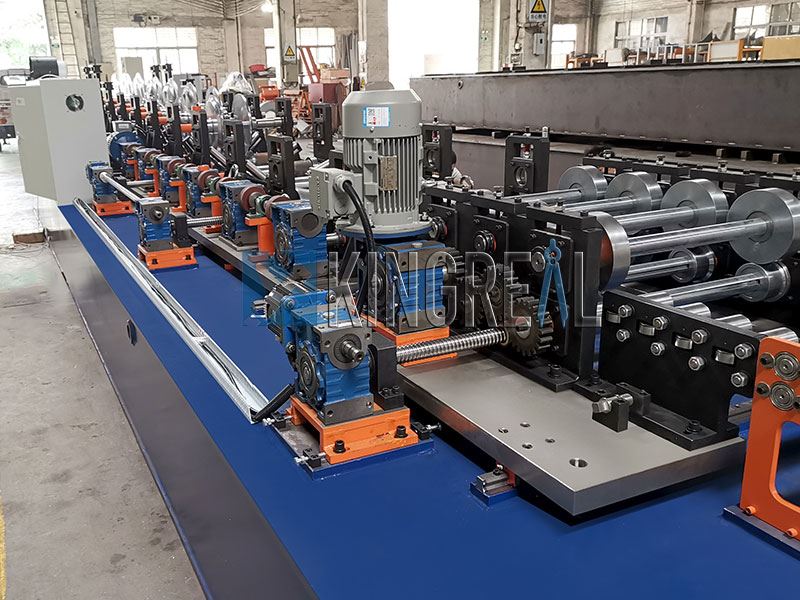 The difference between daily maintenance and regular maintenance of the moldi...